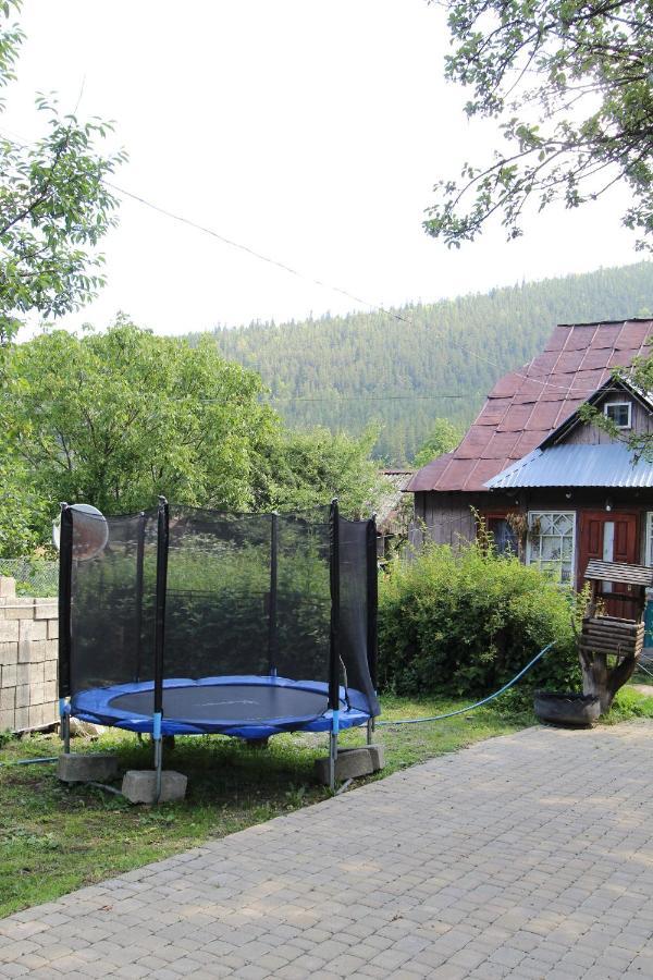 Котедж "Явірник" Tatariv Esterno foto