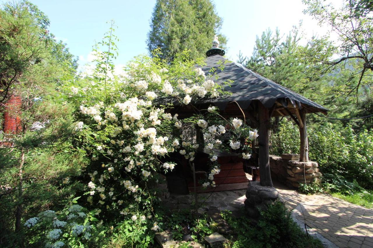 Котедж "Явірник" Villa Tatariv Esterno foto